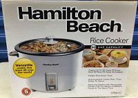 Box front showing the Hamilton Beach branding and product details, highlighting 30 cup capacity and features