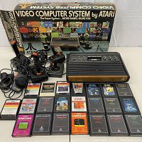 Console, box, controllers and cartridges overview