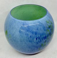 Round blue and green art glass bowl, blue mottled exterior, green interior, in excellent condition without chips or cracks.