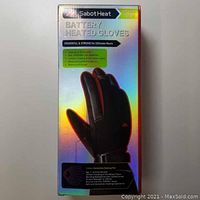 Front of the boxed SabotHeat Battery Heated Gloves showing product features such as heating in 3 seconds and uniform heating.