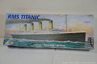 Box top showing the RMS Titanic artwork and Revell branding