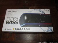Box showing Sony SRS-XB31 Bluetooth speaker with Extra Bass branding
