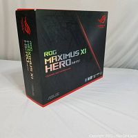 Front of Asus ROG Maximus XI Hero (Wi-Fi) box