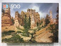 Front of puzzle box showing Bryce Canyon image and MB puzzle branding.