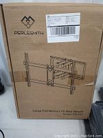 Box of Perlesmith Large Full Motion TV Wall Mount showing brand and model.