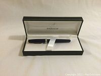 Pen displayed in open Parker presentation box