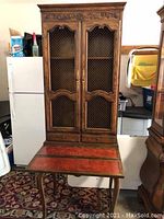 Frontal view of desk with cabinet extended