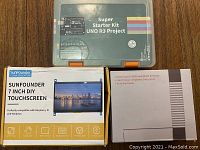Super Starter Kit UNO R3 Project storage case with SunFounder 7 inch touchscreen box and NES-style case box included