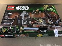 Front of LEGO Star Wars Duel on Geonosis boxed set showing set number 75017 and piece count 391. Box depicts Yoda fighting Count Dooku with a Jedi starfighter and battle structure.