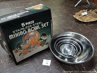 Five piece stainless steel mixing bowl set with box and nested bowls