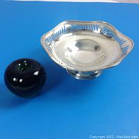 Bowl with green apple size reference from front