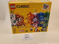 Front view of the unopened Lego Classic 11004 Windows of Creativity box showing 450 pieces and age 4+.