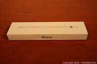 Original rectangular white box featuring an image of the Apple Pencil and text 'Apple Pencil' on the side.