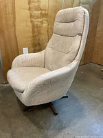 Left-side profile of the swivel chair