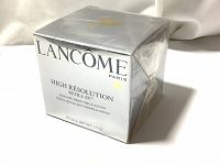 Photo showing front of the sealed box with Lancôme branding and product name.