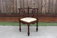 Front view of the entire chair