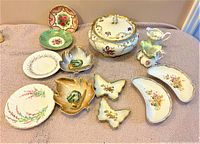 Full overview of the antique porcelain collection.