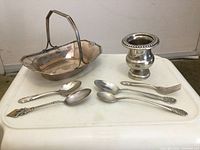 Overview of all seven items on white tray