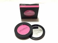 New Smashbox Blush Rush 3.7g Radiance in original box and compact showing cream pink blush and swivel mirror
