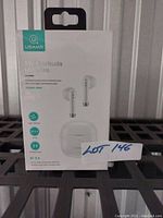 Front view of USAMS IA Series true wireless earbuds box showing product image and key features such as Bluetooth 5.0, 3D stereo sound.