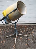 Side view of entire mixer on tripod base