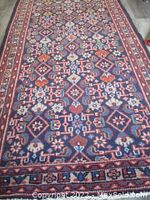 Full view of runner showing overall pattern and border