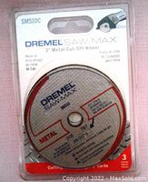 Front view of sealed package containing three 3 inch Dremel Saw-Max metal cut-off wheels with visible model SM510C on the packaging.