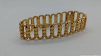 Side view of bracelet showing link structure