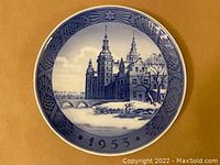 Front view of the Royal Copenhagen Christmas plate showing the full depiction of Frederiksborg Castle and year 1953