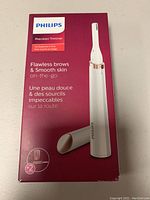 Front view of Philips precision trimmer box showing the product and its purpose.