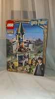 Front of sealed box showing full set build illustration, LEGO and Harry Potter logos, Harry Potter minifigure image
