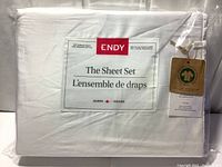 Front view of the sheet set packaging showing Endy branding, queen size label, and confirmation of 300 thread count organic cotton.