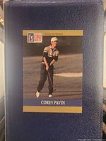 Front side of Corey Pavin golf card showing him preparing to make a putt, with official PGA Tour and Pro Set logos visible.