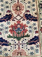 Close-up of central pattern and motifs