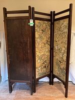 Full front view of three-panel screen