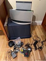 Overview of all items in lot on floor