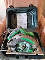 Hitachi circular saw with case and manual