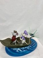 Front view of leaf base with Bernard, Bianca and dragonfly figurines