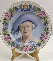 Full front view of the commemorative plate showing the detailed portrait of Queen Victoria and floral border with crown motif.