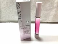 Photo showing Shiseido White Lucent OnMakeup Spot Correcting Serum bottle alongside its box packaging.