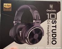 Box showing ONEOdio 10 Studio DJ Headphones with Hi-Res Audio logo and branding.
