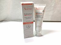 Front view of the Avène Tolérance Control cream box and tube, showing product name and usage info.