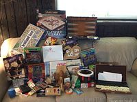 Overview of all games, puzzles and accessories included in the lot
