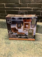 Front of sealed NHL Sidney Crosby buildable locker set box showing 109 pieces and build illustration.