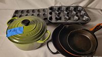 Overview of all items including Dutch oven, fry pans and silicone molds