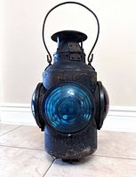 Front view showing one colored lens in place