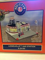 Photo of original box with illustration of Lionelville Gas Station 6-24183 model.