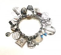 Circular arrangement of the charm bracelet showing all 22 charms