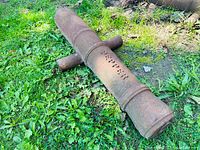 Angled top view showing barrel and ‘PEPPER’ embossing with trunnions visible