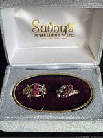 Open presentation box with both rings inside